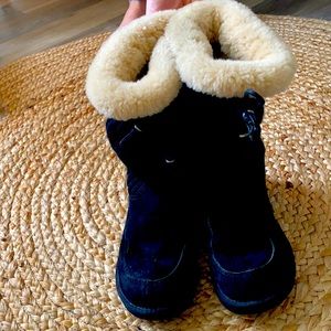 UGG boots with Genuine Sheep skin size 6